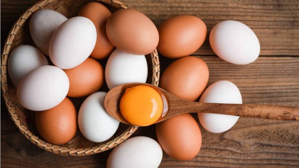 Những mẹo chọn trứng tươi mà bạn cần biết