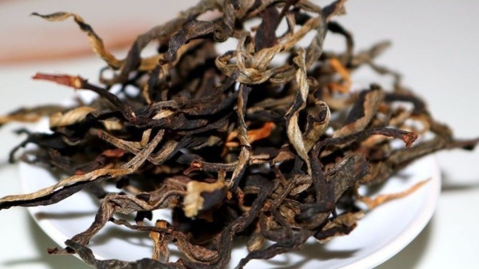 Những loại lá hồng trà