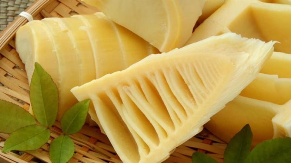 Cách làm giò heo hầm măng ngon (ảnh 4)