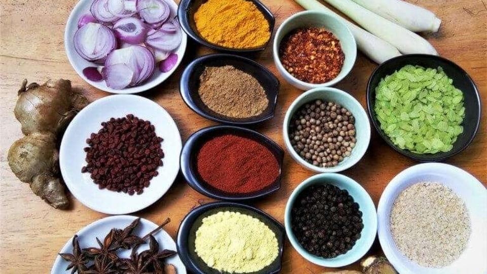 Cách làm giò heo hầm măng ngon (ảnh 2)