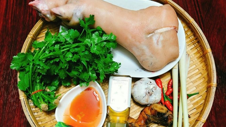 Cách làm giò heo hầm măng ngon (ảnh 16)