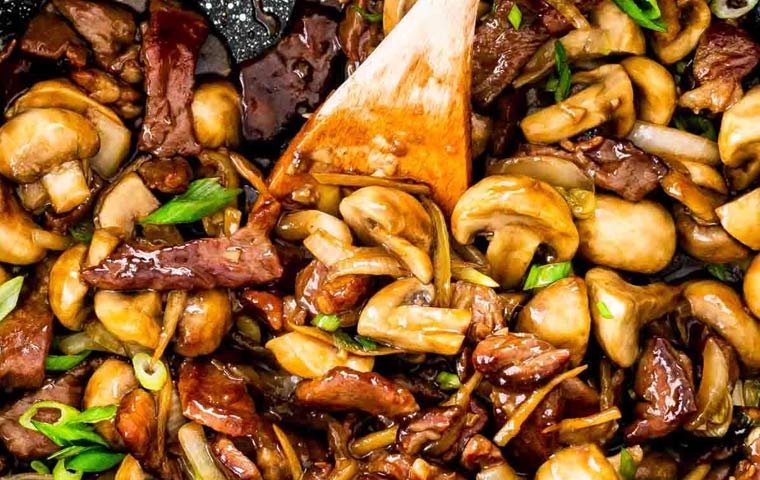 Tim lợn xào với nấm