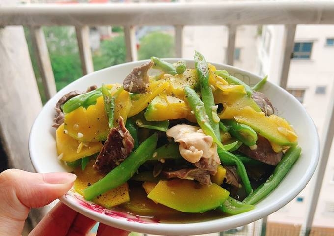 Tim heo xào bí đỏ