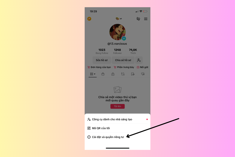 Bạn chọn Cài đặt và quyền riêng tư