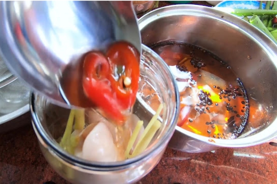 Tai heo ngâm nước mắm 5