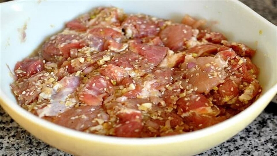 cách ướp thịt ba rọi kho tiêu