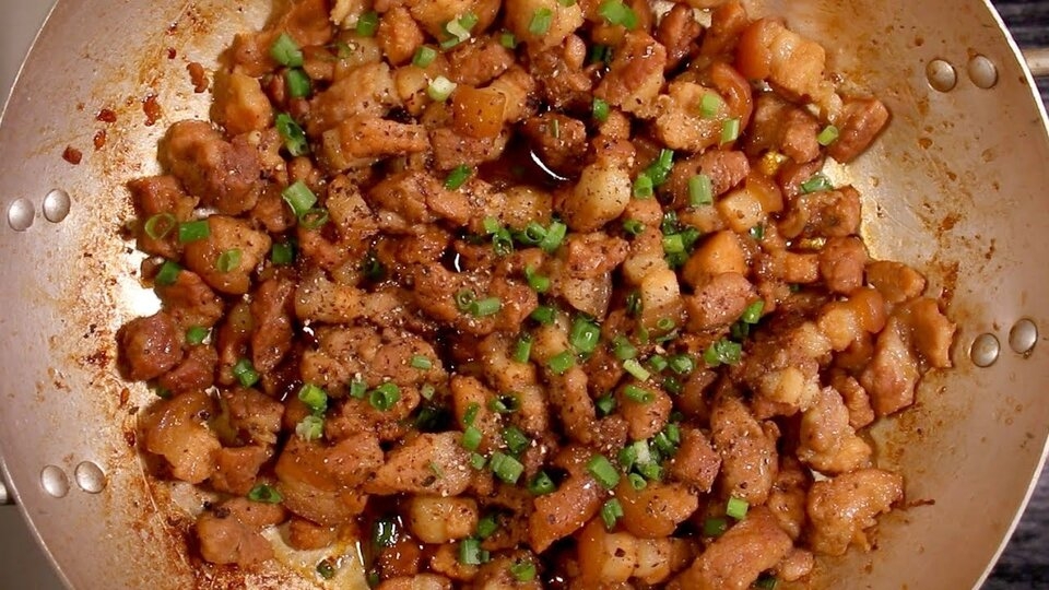 Chế biến thịt ba rọi kho tiêu
