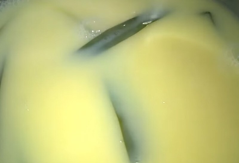 Nấu sữa hạt sen và bắp