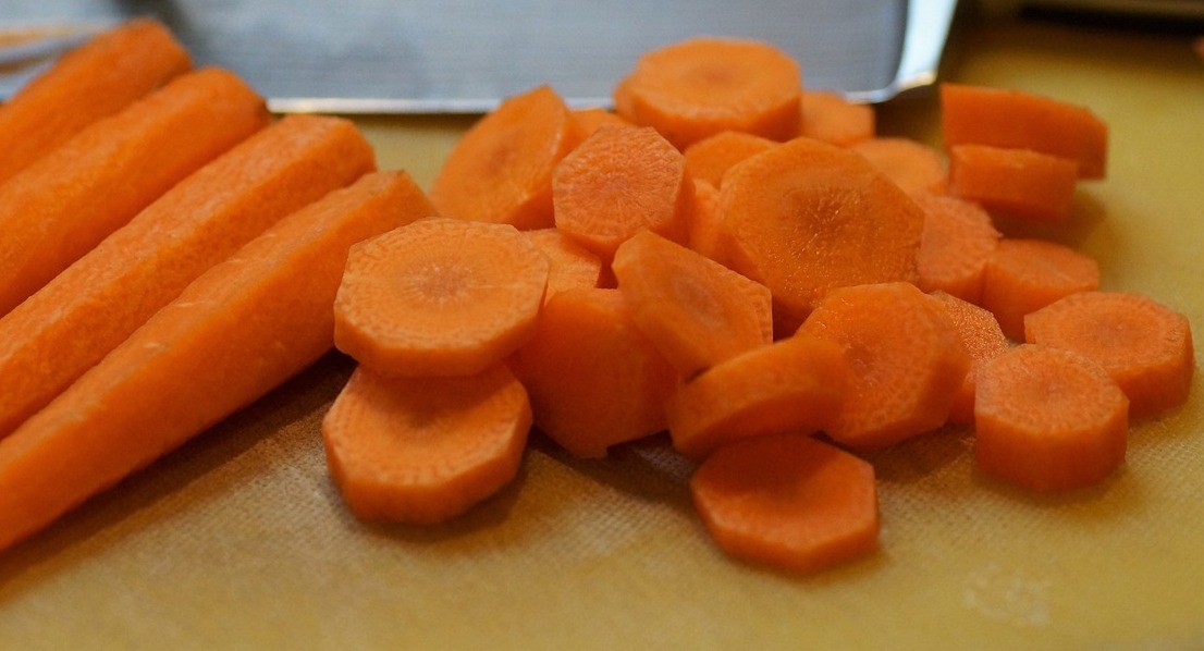 Cà rốt cắt thành khoanh nhỏ
