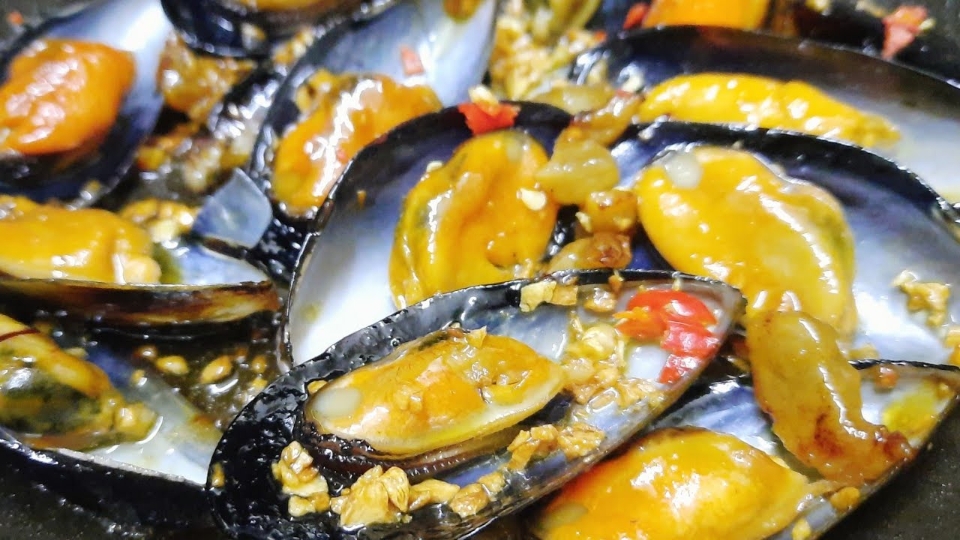 Vẹm xào bơ tỏi