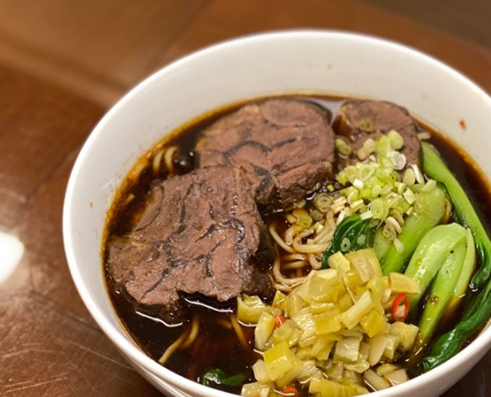 Hoàn tất bữa ăn và bắt đầu thưởng thức