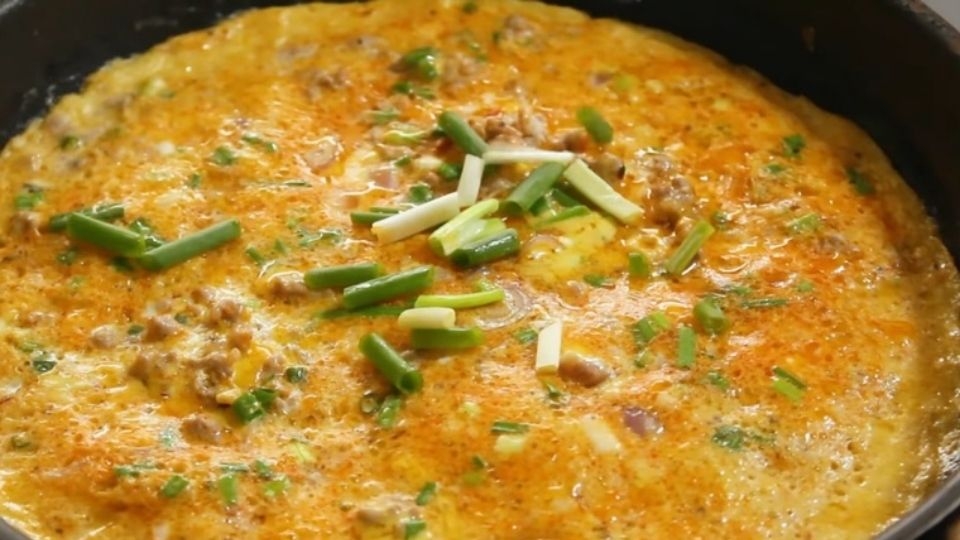 Trứng chiên thịt bằm đậm vị