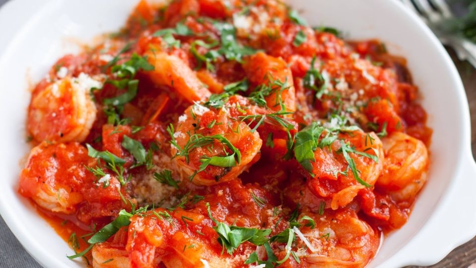 tôm xào cà chua có vị chua thanh cùng vị ngọt tự nhiên của tôm