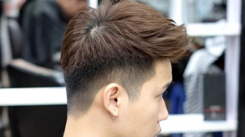 Kiểu short quiff mặt tròn