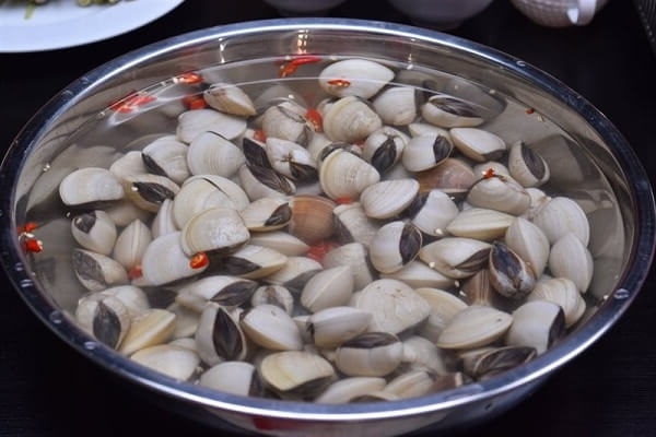 Cách nấu nghêu hấp sả đơn giản, dễ làm tại nhà, cực thơm ngon chỉ trong vài phút 2