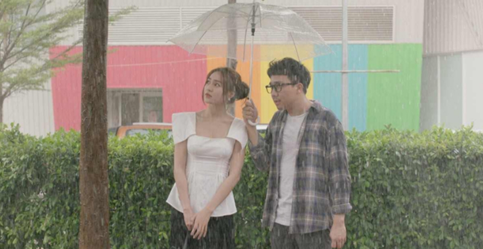 Cua Lại Vợ Bầu với những câu chuyện hài hước và cảm động