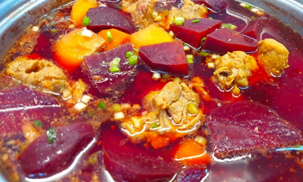 canh củ dền xương heo