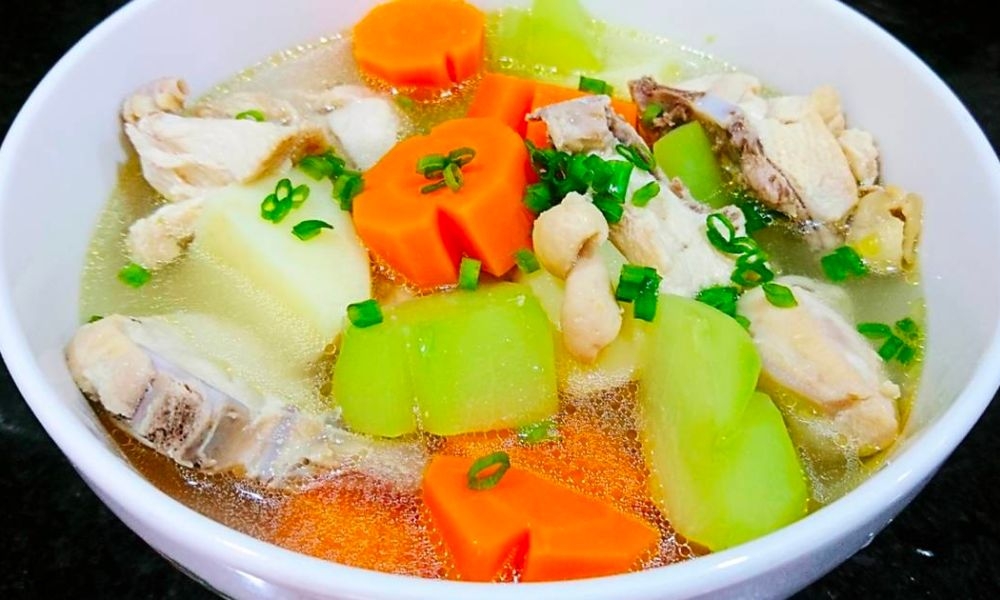 canh rau củ hầm xương