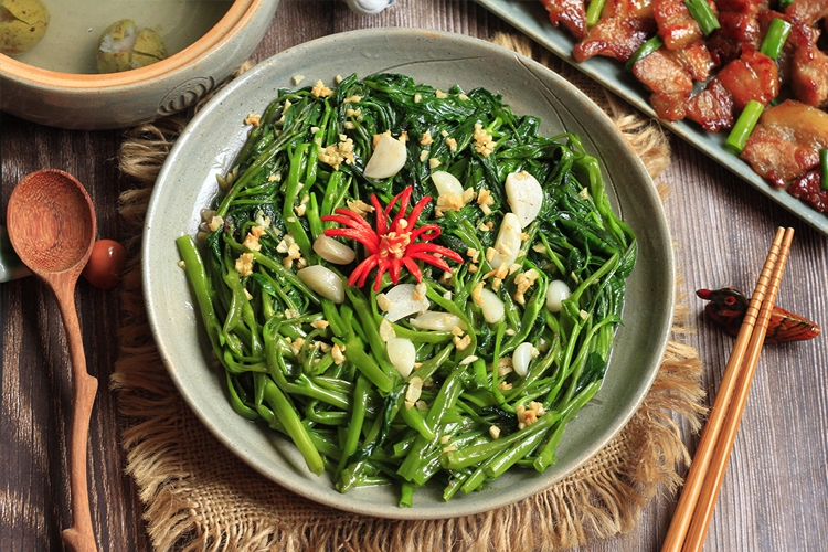 Rau muống xào tỏi