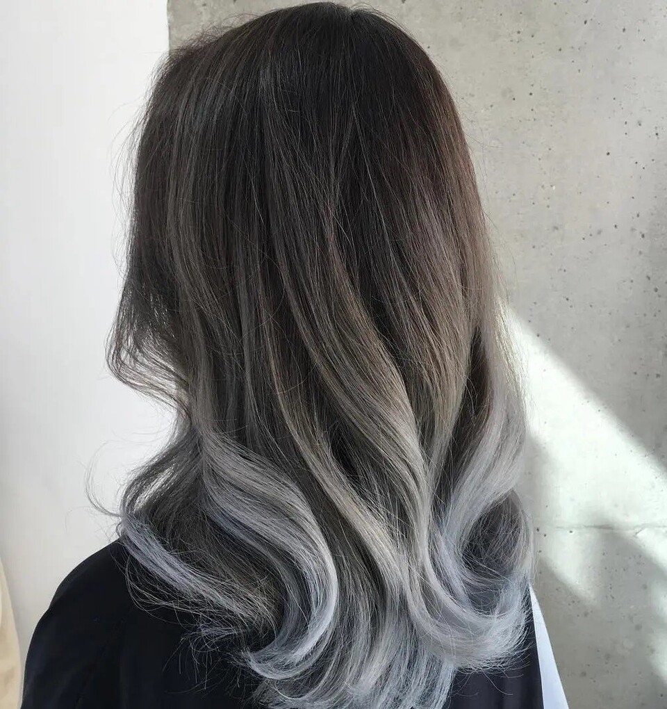 Tóc màu nâu lạnh Ombre xám khói