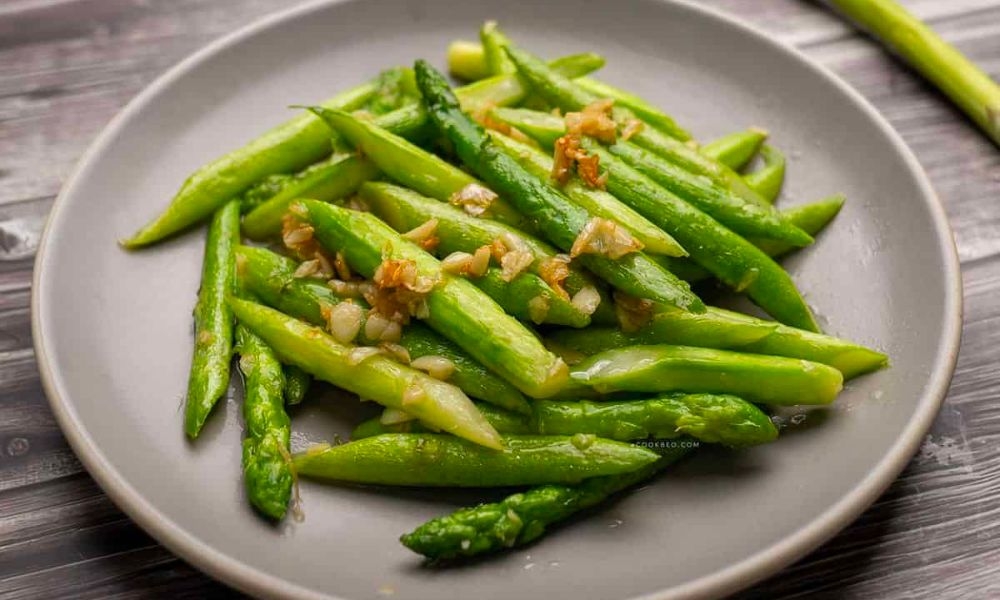 cách làm măng tây xào tỏi (ảnh 1)