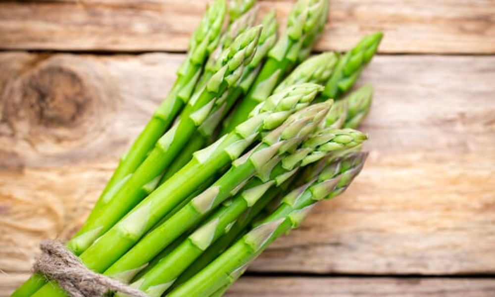 cách làm măng tây xào tỏi (ảnh 2)