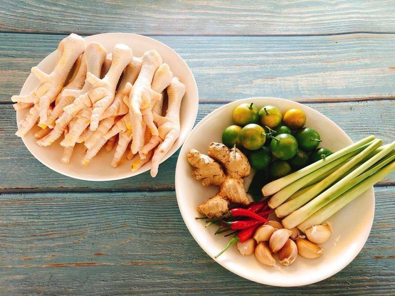 chân gà hấp hành 5