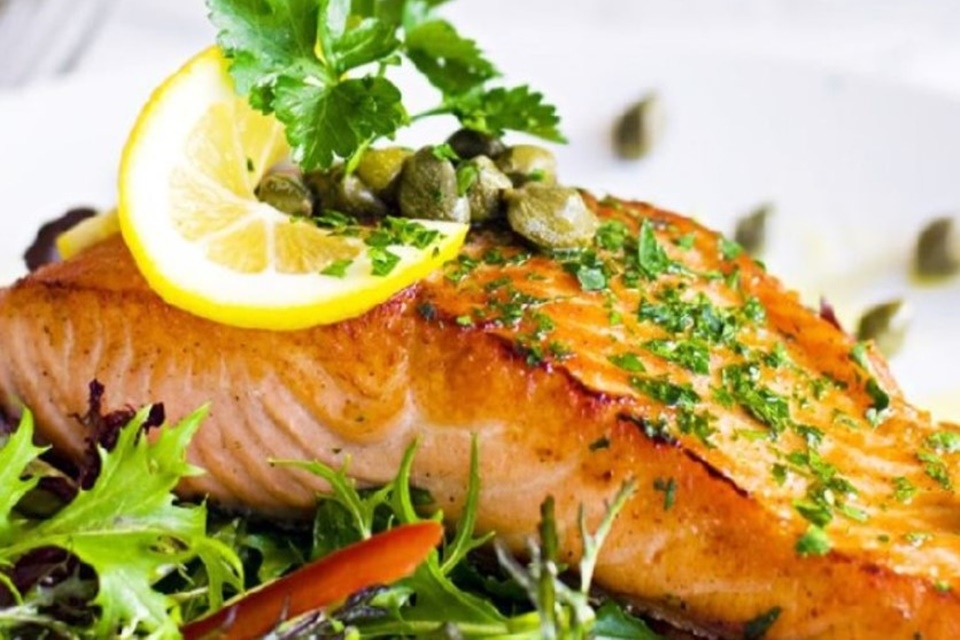 Cá hồi nướng giòn ngon bạn nên thử
