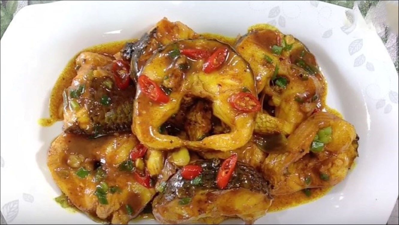 Cá lóc kho nghệ