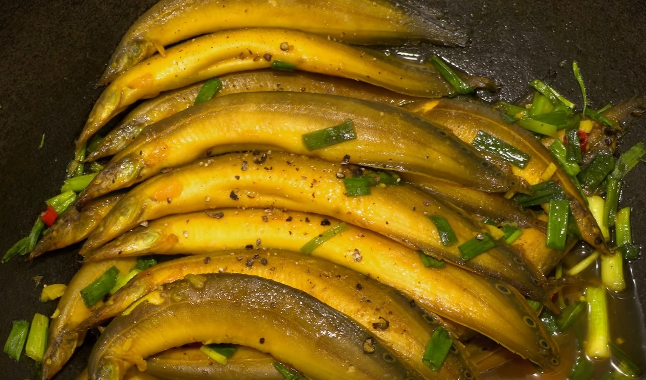 Cá chạch kho nghệ