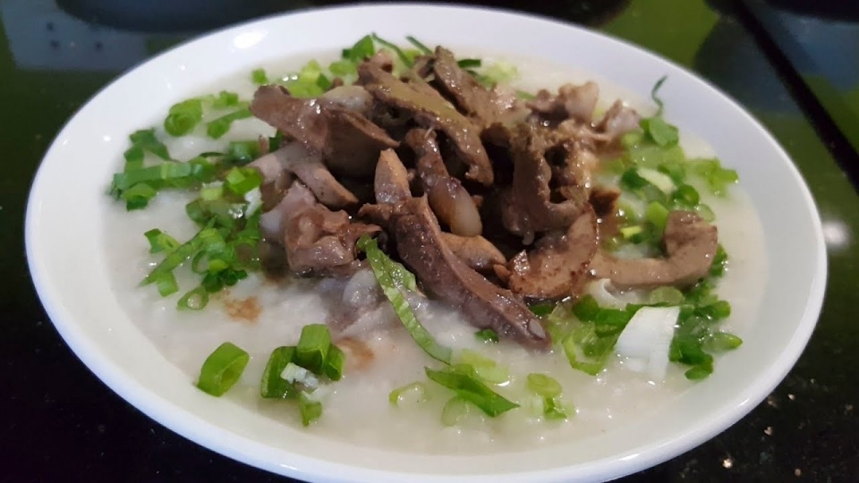 Cháo tim heo là món ăn bổ dưỡng, thường được dùng để bồi bổ sức khỏe