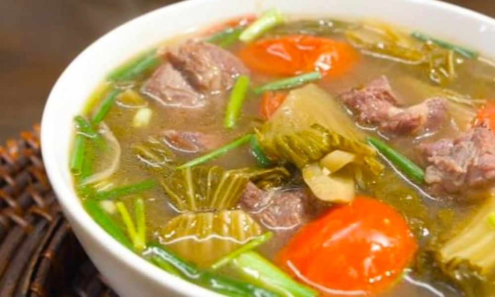Canh thịt bò nấu dưa chua độc đáo