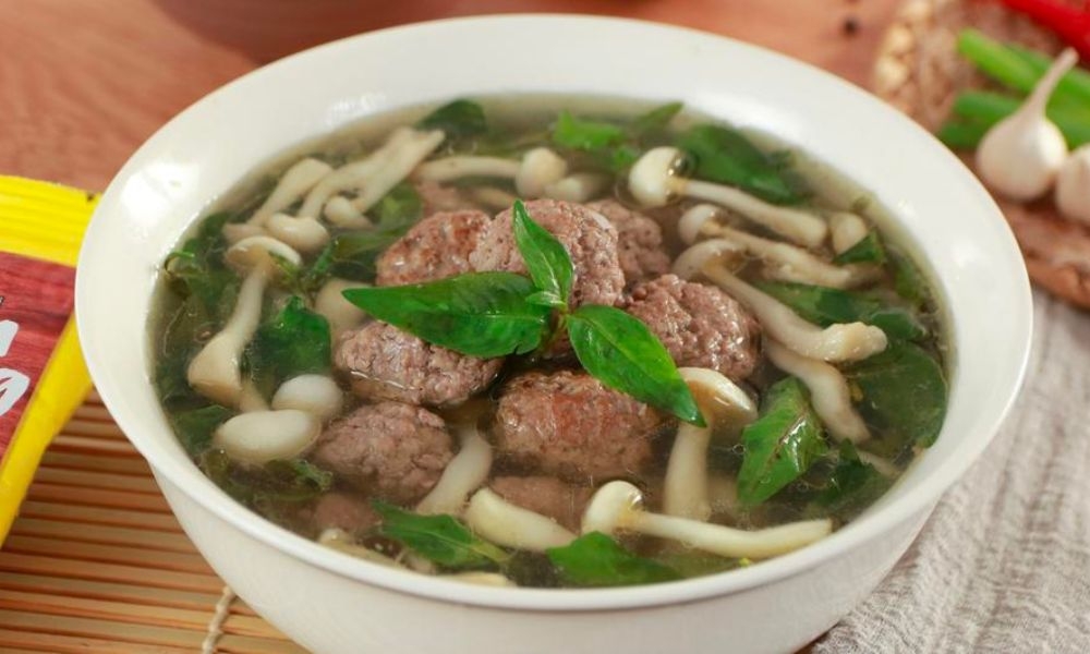 Canh thịt bò rau răm trọn vị