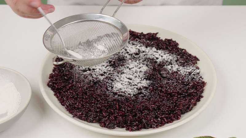 Cách làm rượu nếp cẩm hình 3