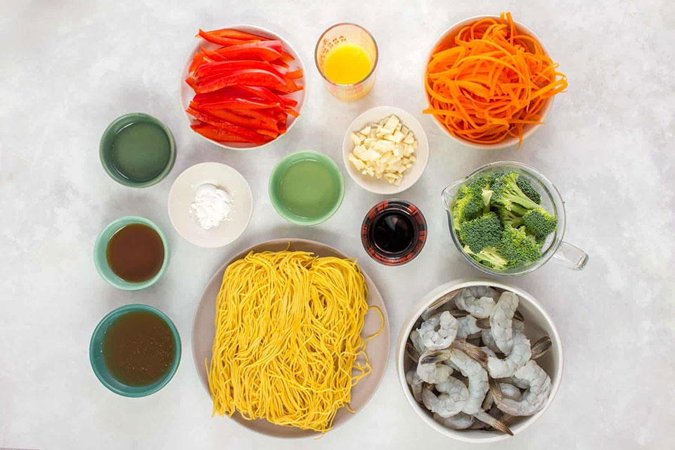Làm mì xào hải sản ngon - Ảnh 02