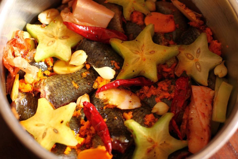 Cá rô kho khế