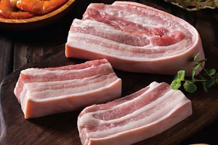 Mách chị em cách làm thịt rang sả ớt đậm đà (Hình 2)