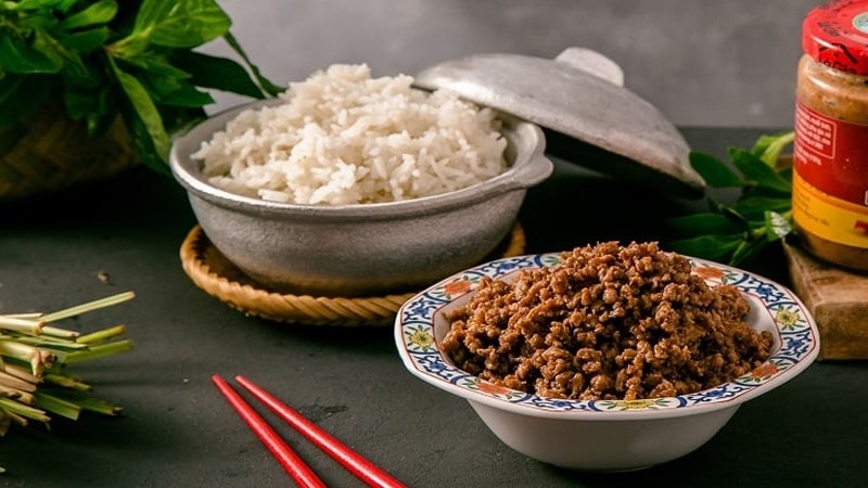 Cách làm thịt chưng mắm tép đậm đà đưa cơm cho cả gia đình
