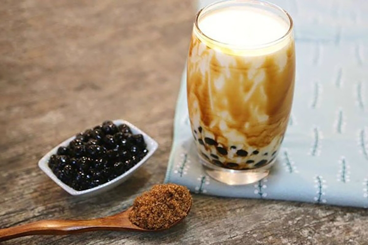 Học cách làm sữa tươi trân châu đường đen tại nhà (Hình 6)
