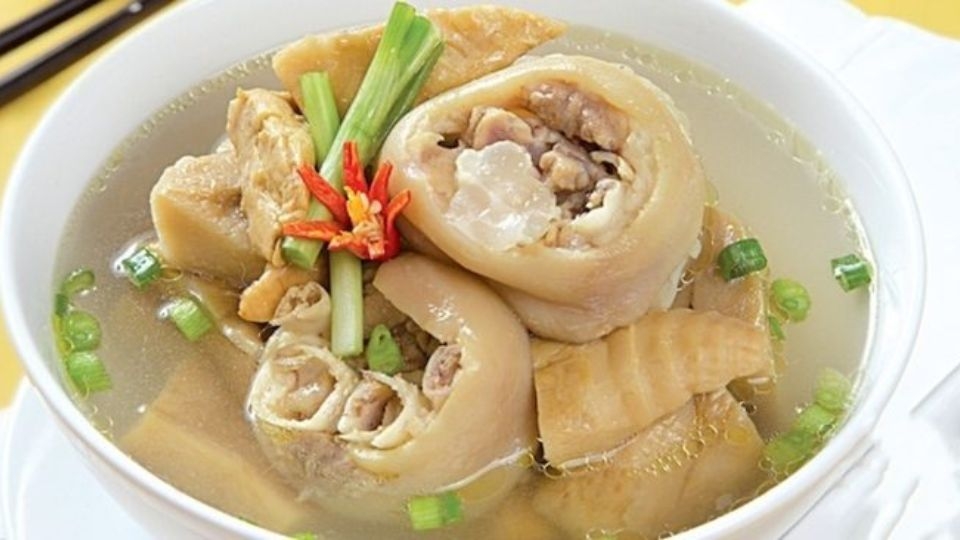 canh măng chân giò