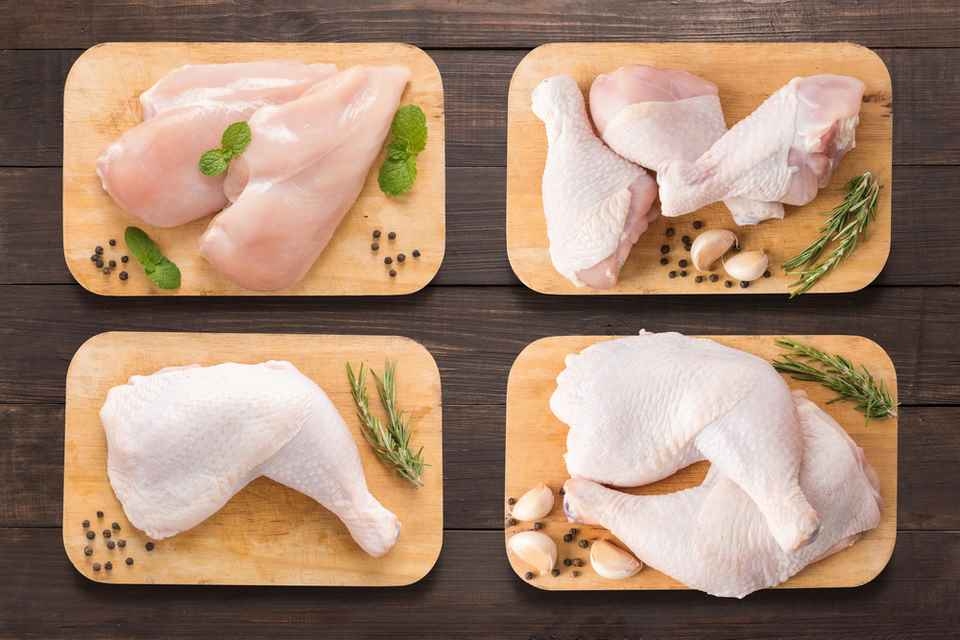 Chọn thịt tươi để nấu bún thang 