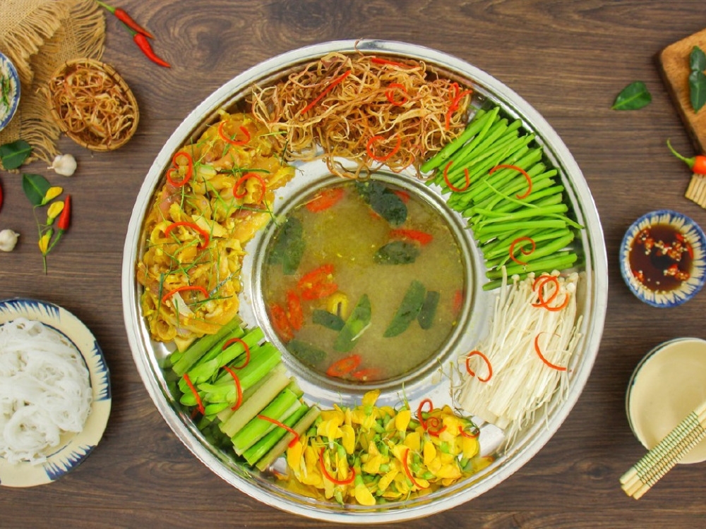 Nước và lá chúc giúp tăng hương vị các món canh, lẩu