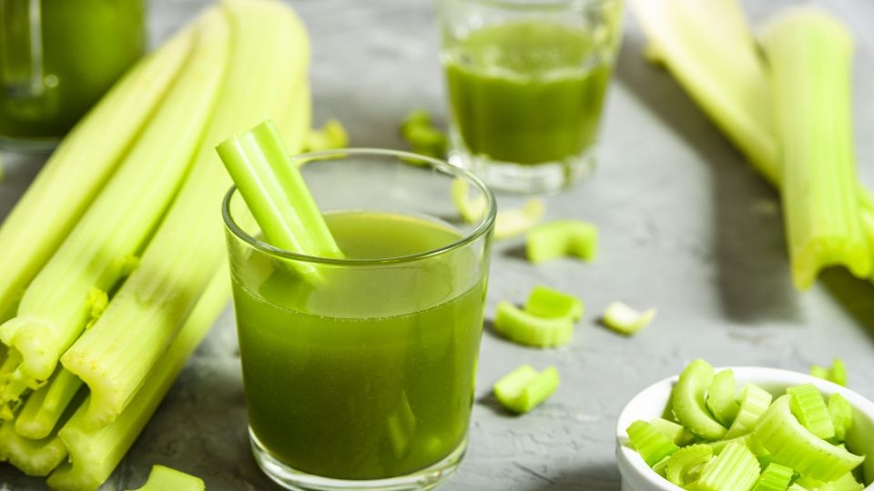 nước ép cần tây