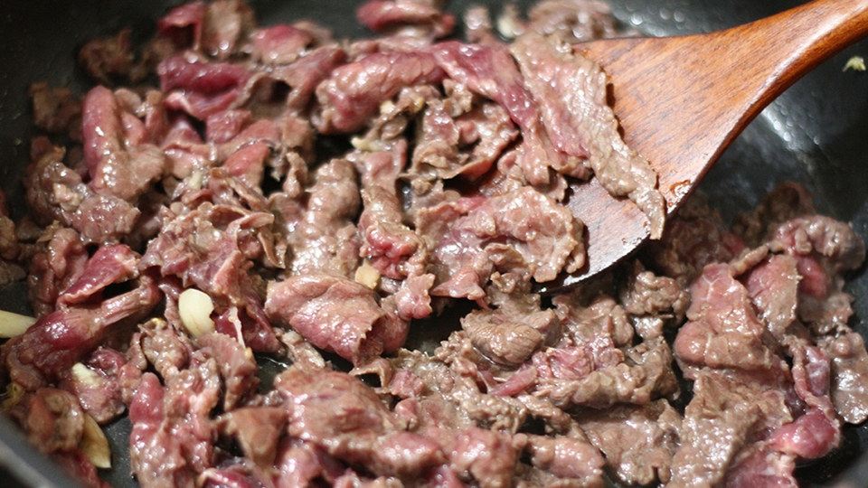 cách làm mì xào bò (ảnh 11)