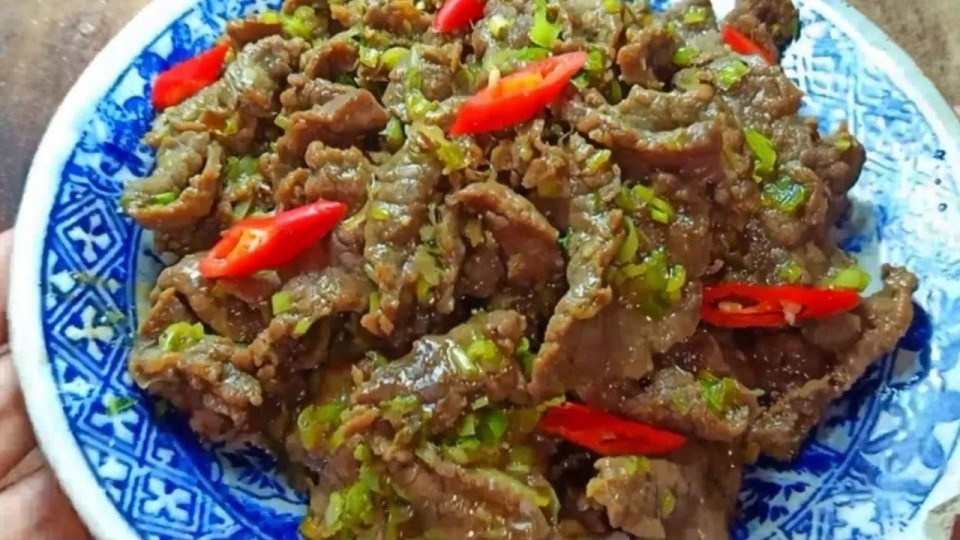 Thịt trâu xào sả ớt có hương thơm hấp dẫn của nhiều loại nguyên liệu