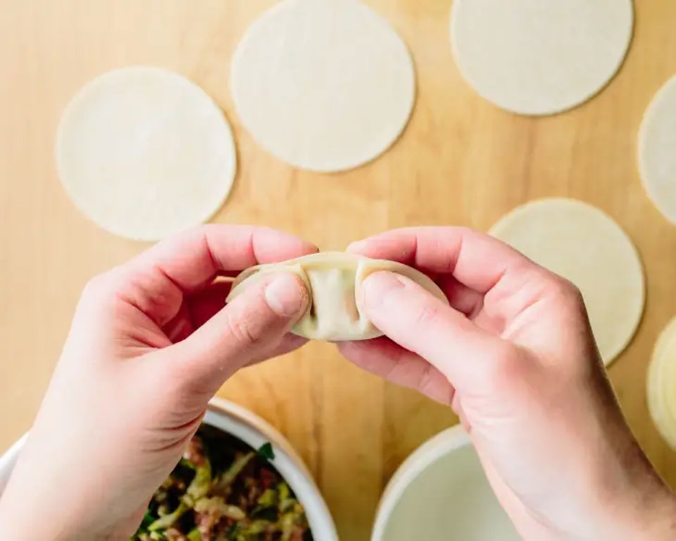 Làm sủi cảo
