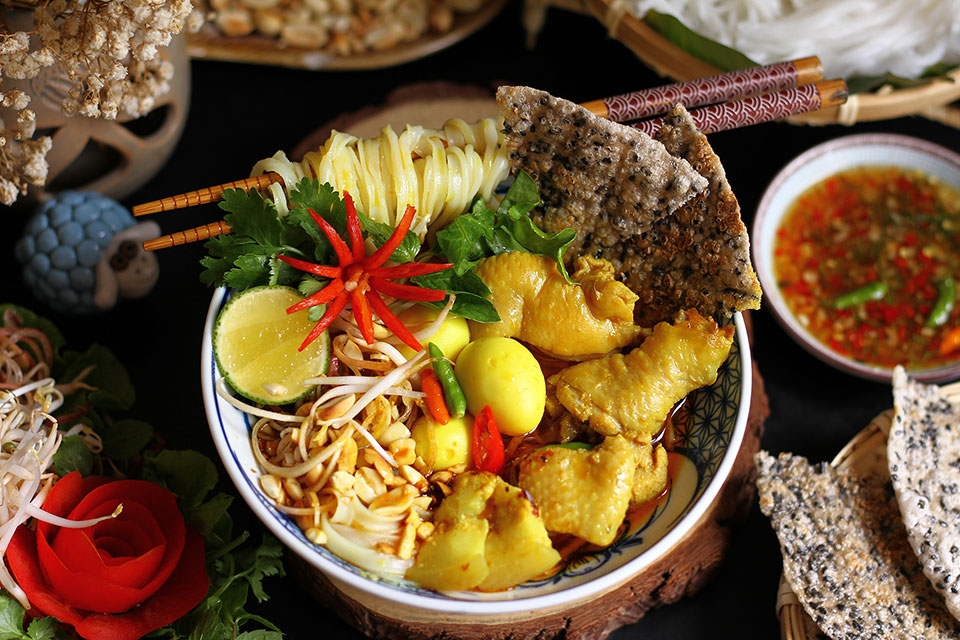 Cách nấu mì Quảng gà - Ảnh 10