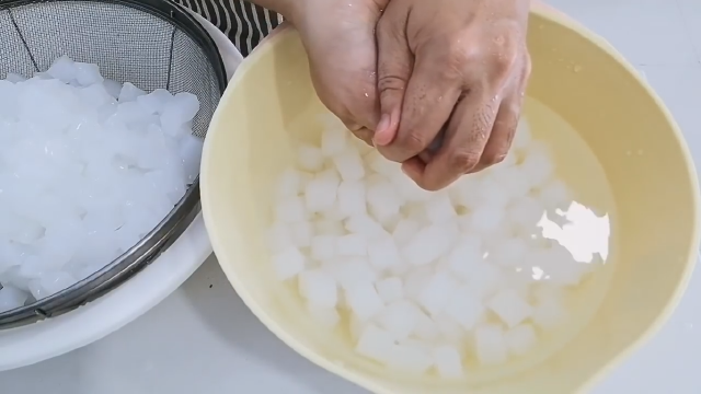 Sơ chế thạch dừa thô