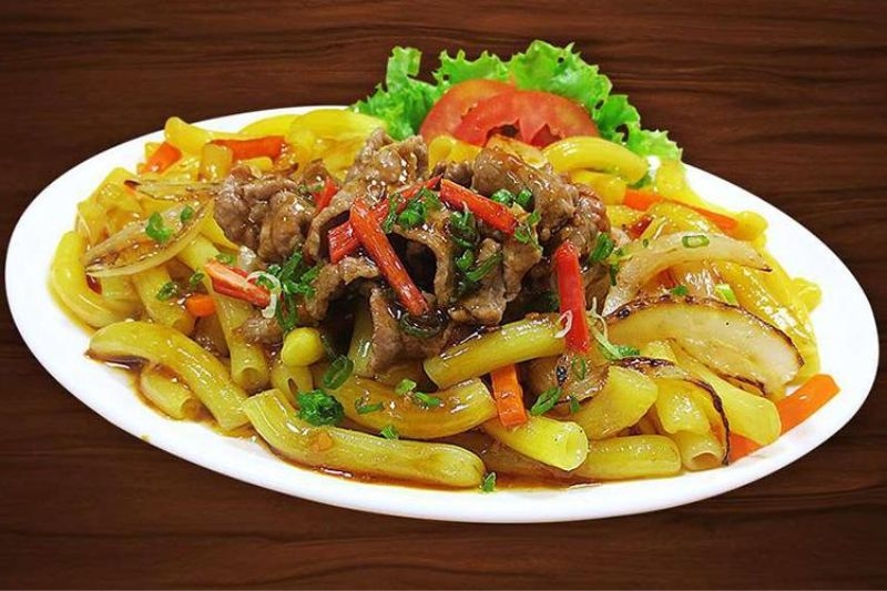 Hướng dẫn nấu món nui xào bò cay đậm đà