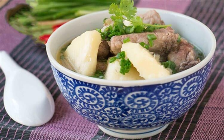 Món canh sake hầm xương có vị ngọt thanh tự nhiên